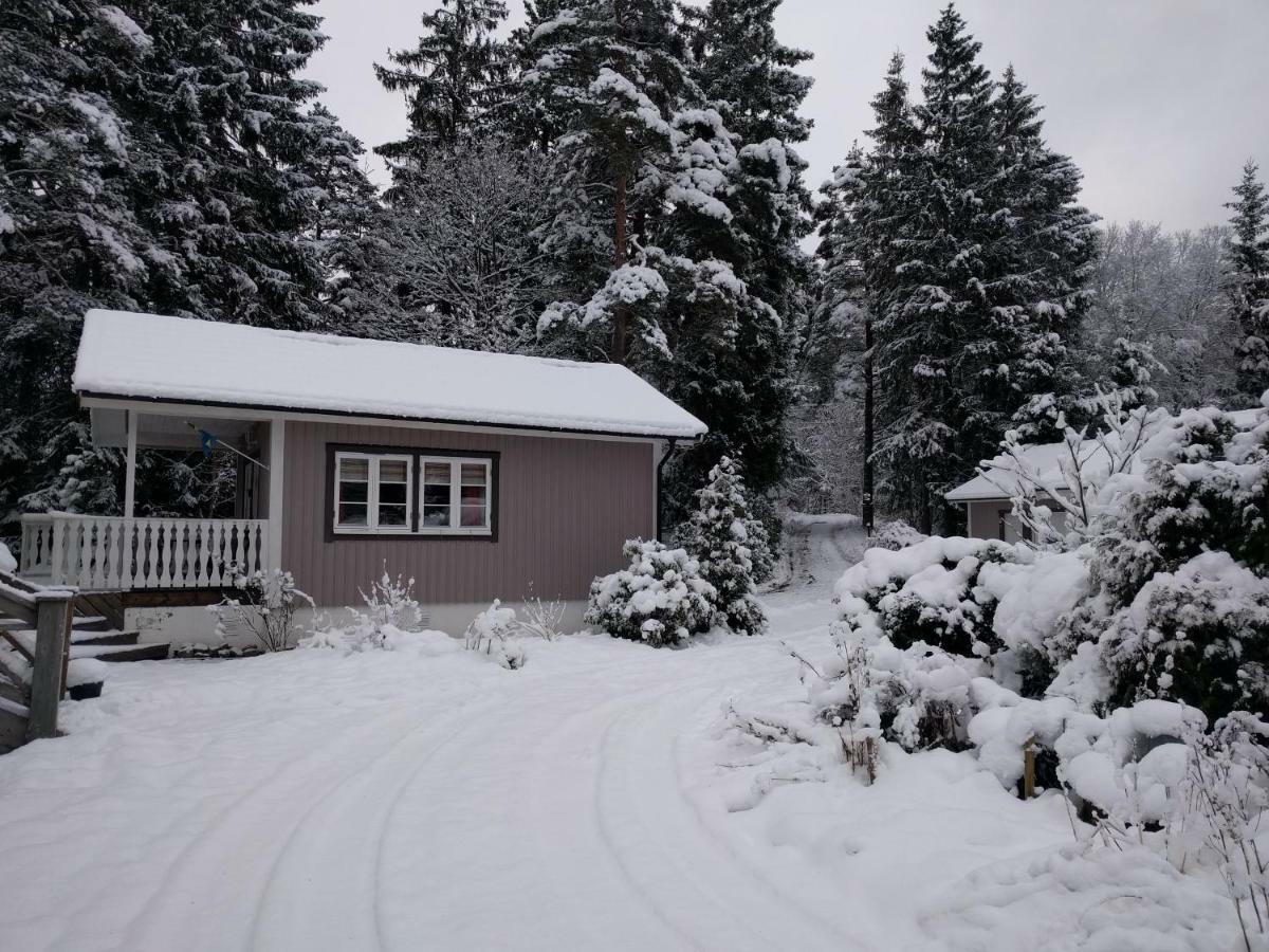 Comfortable Cottage At Scenic Lake Landvetter Esterno foto